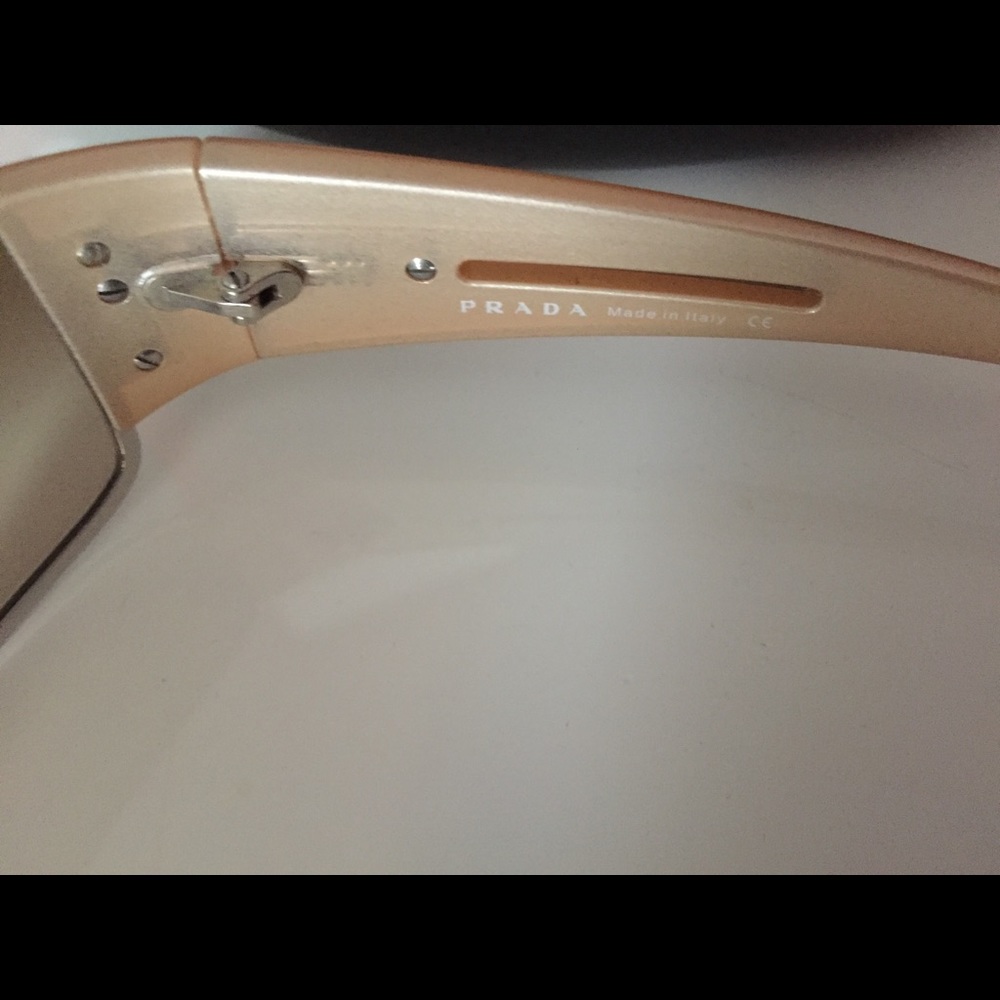 Prada sunglasses - Picture 5 of 6